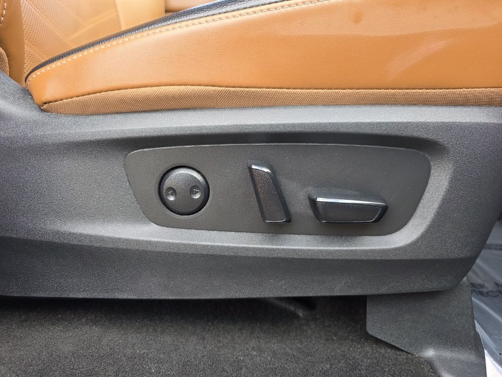 Nissan Pathfinder Platinum 4WD 2024