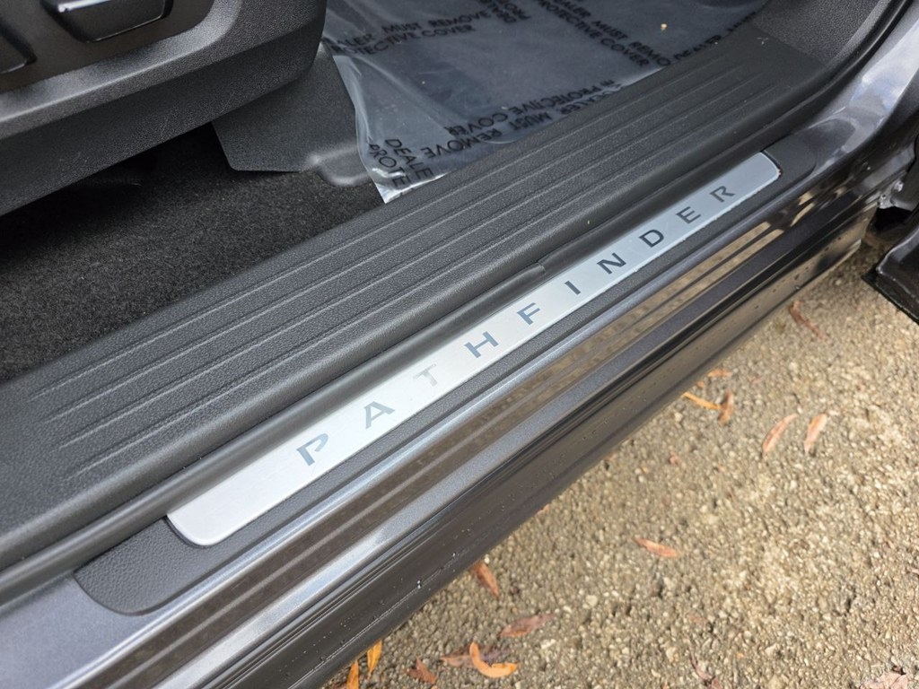 Nissan Pathfinder Platinum 4WD 2024