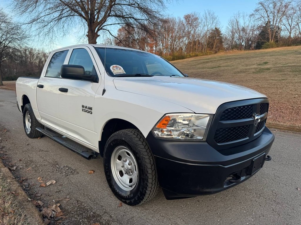 RAM 1500 Tradesman 4x4 Crew Cab 5'7" Box 2018