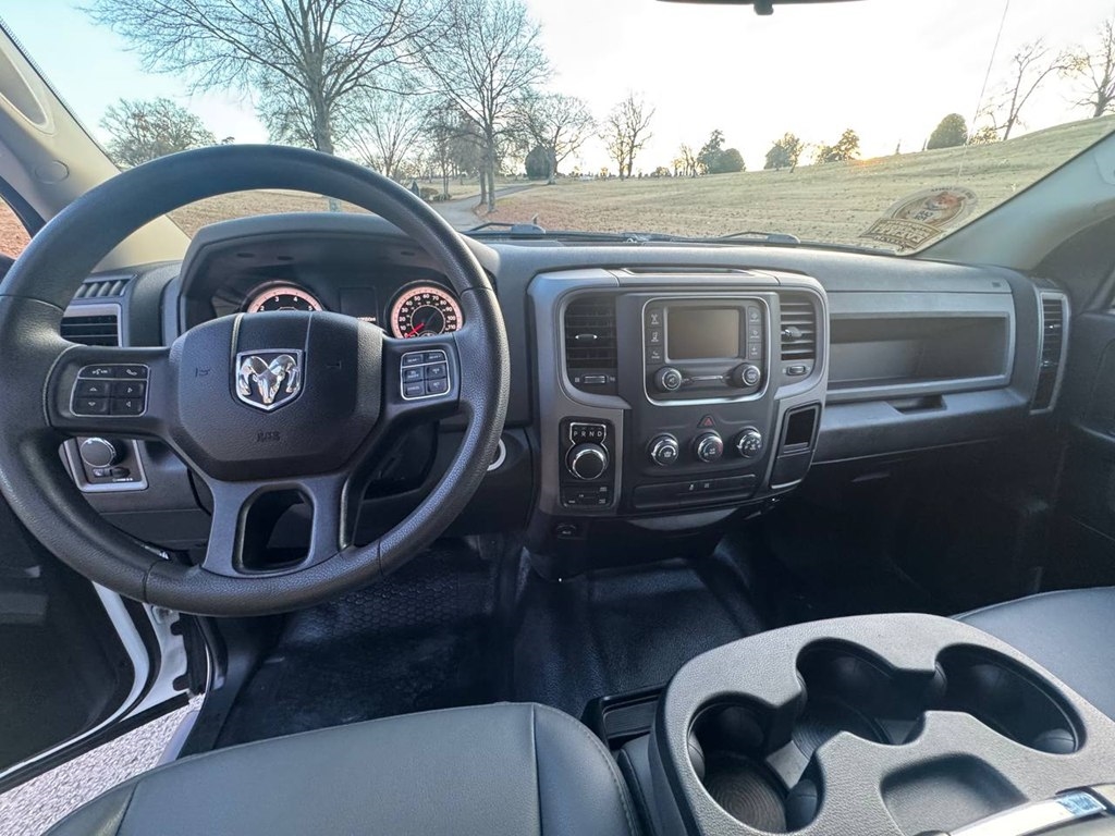 RAM 1500 Tradesman 4x4 Crew Cab 5'7" Box 2018