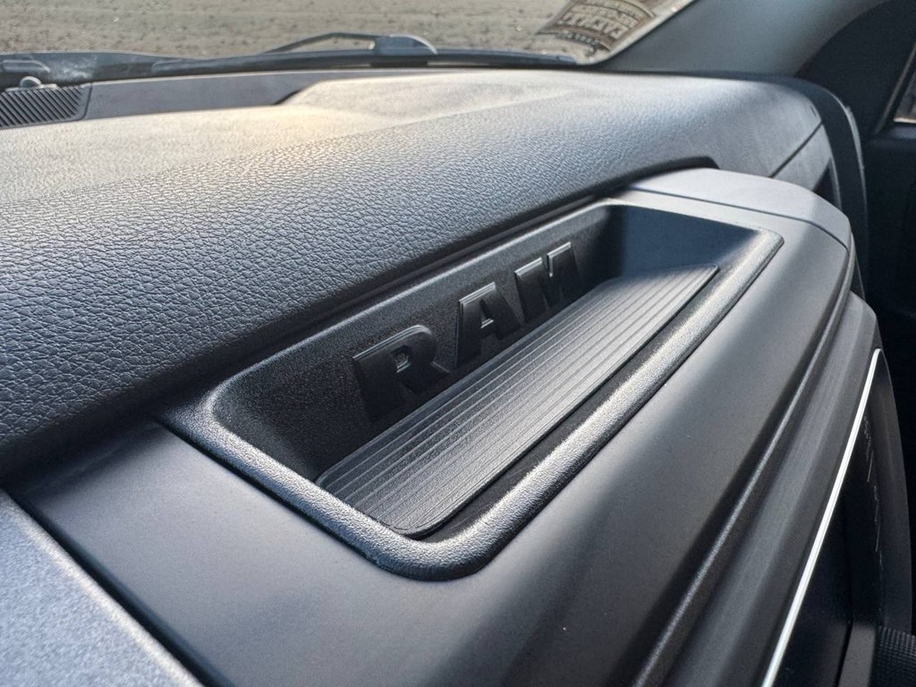 RAM 1500 Tradesman 4x4 Crew Cab 5'7" Box 2018