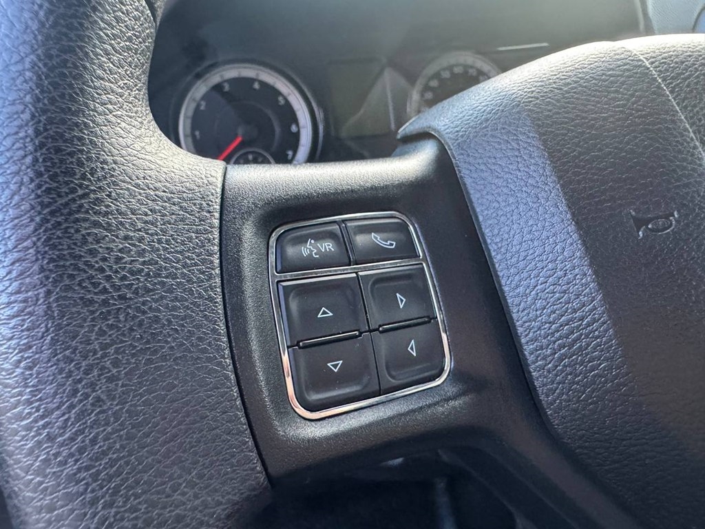 RAM 1500 Tradesman 4x4 Crew Cab 5'7" Box 2018