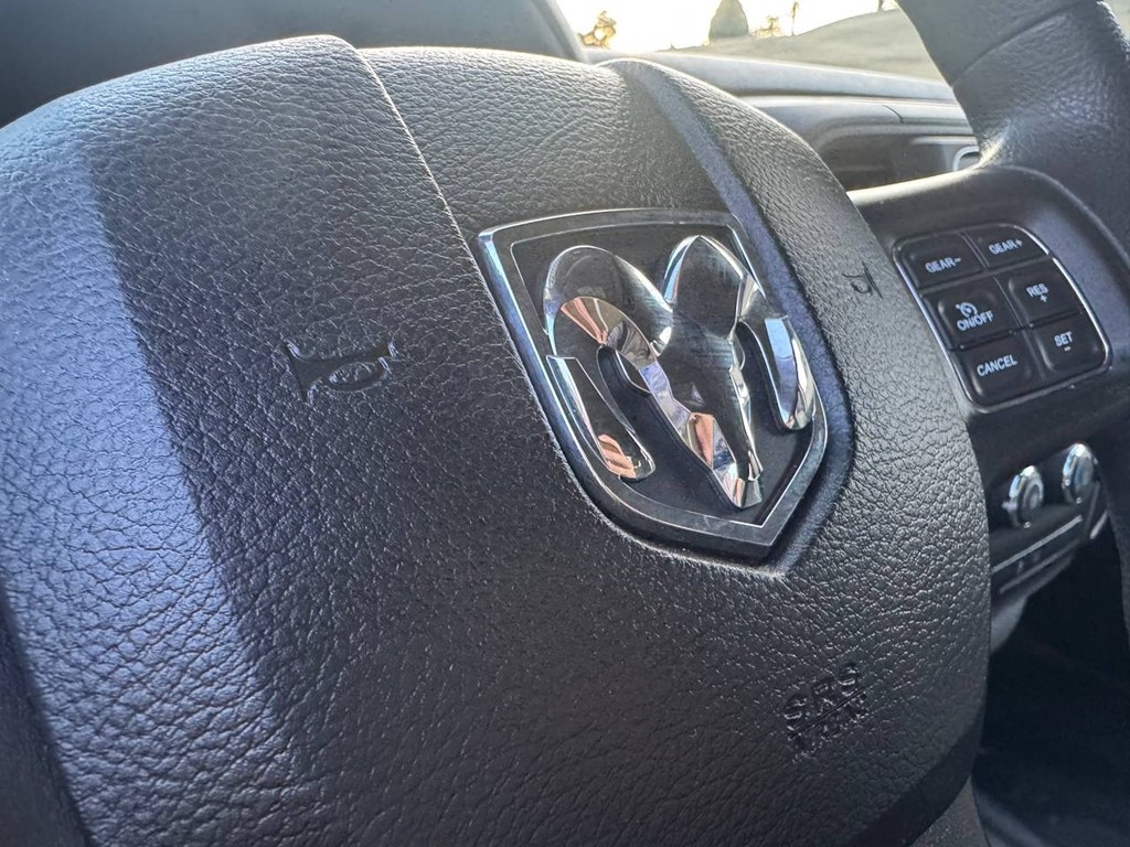 RAM 1500 Tradesman 4x4 Crew Cab 5'7" Box 2018