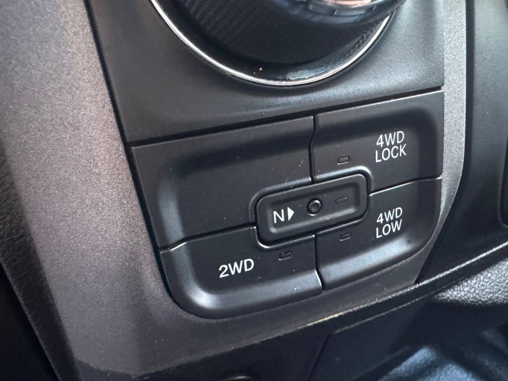 RAM 1500 Tradesman 4x4 Crew Cab 5'7" Box 2018