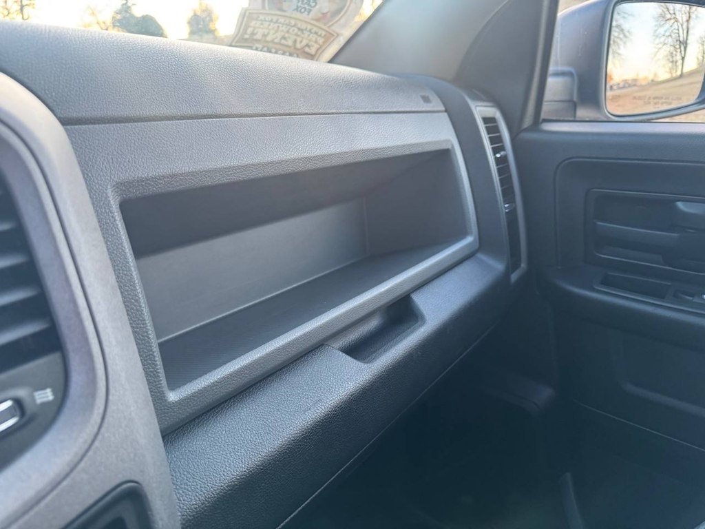 RAM 1500 Tradesman 4x4 Crew Cab 5'7" Box 2018