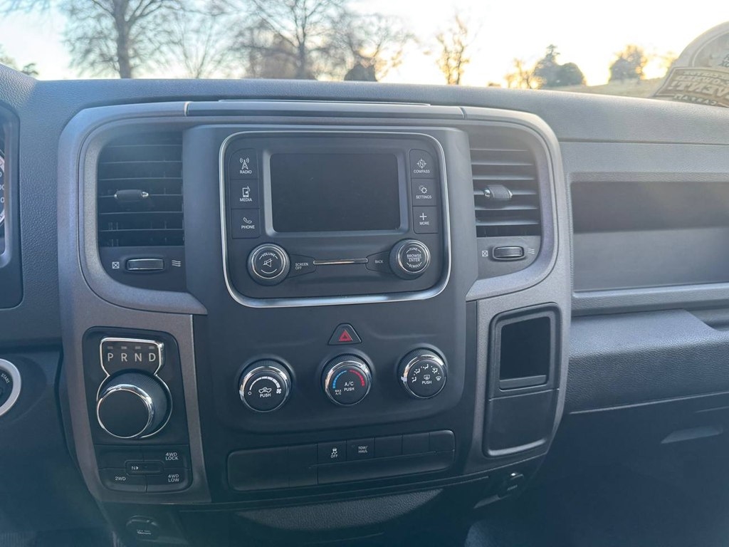 RAM 1500 Tradesman 4x4 Crew Cab 5'7" Box 2018
