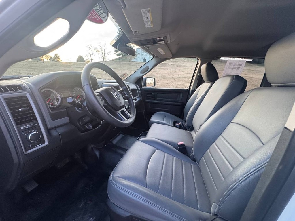 RAM 1500 Tradesman 4x4 Crew Cab 5'7" Box 2018