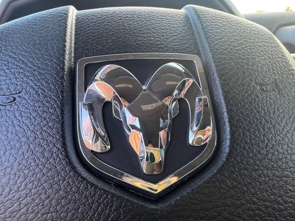 RAM 1500 Tradesman 4x4 Crew Cab 5'7" Box 2018