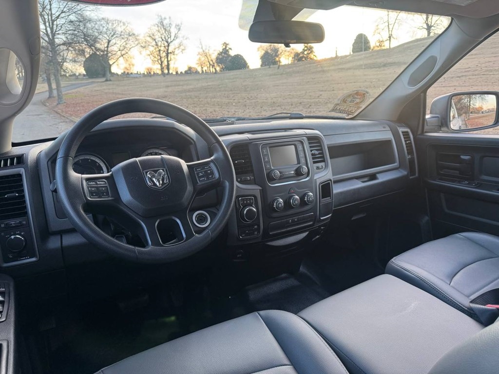 RAM 1500 Tradesman 4x4 Crew Cab 5'7" Box 2018