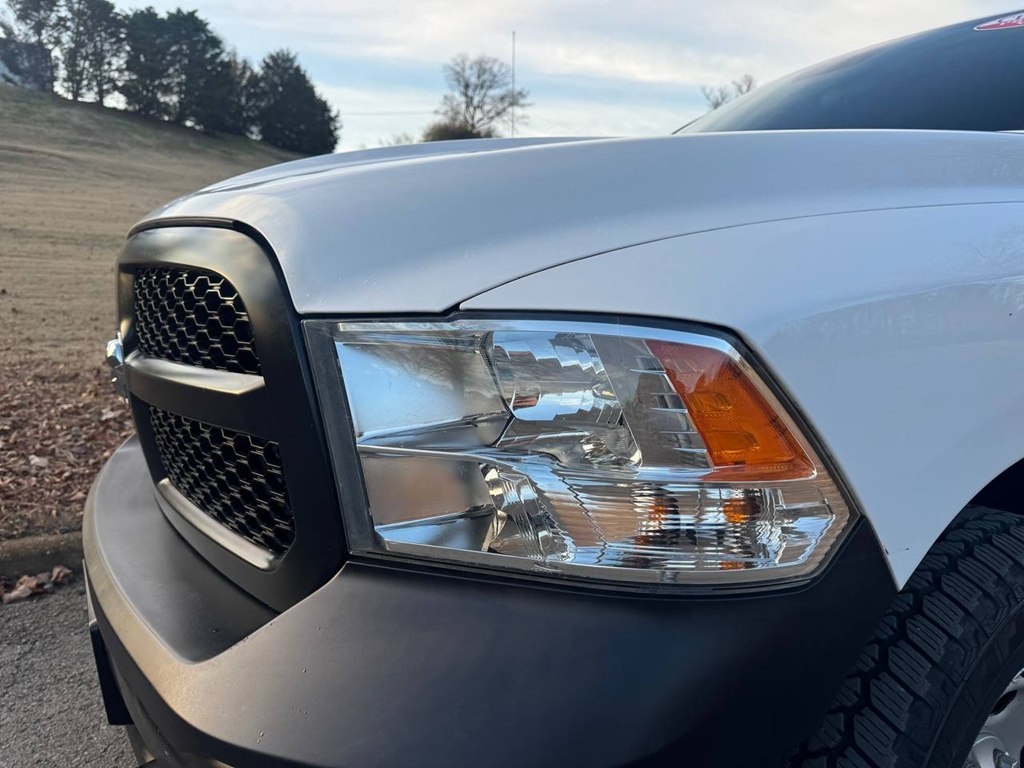 RAM 1500 Tradesman 4x4 Crew Cab 5'7" Box 2018