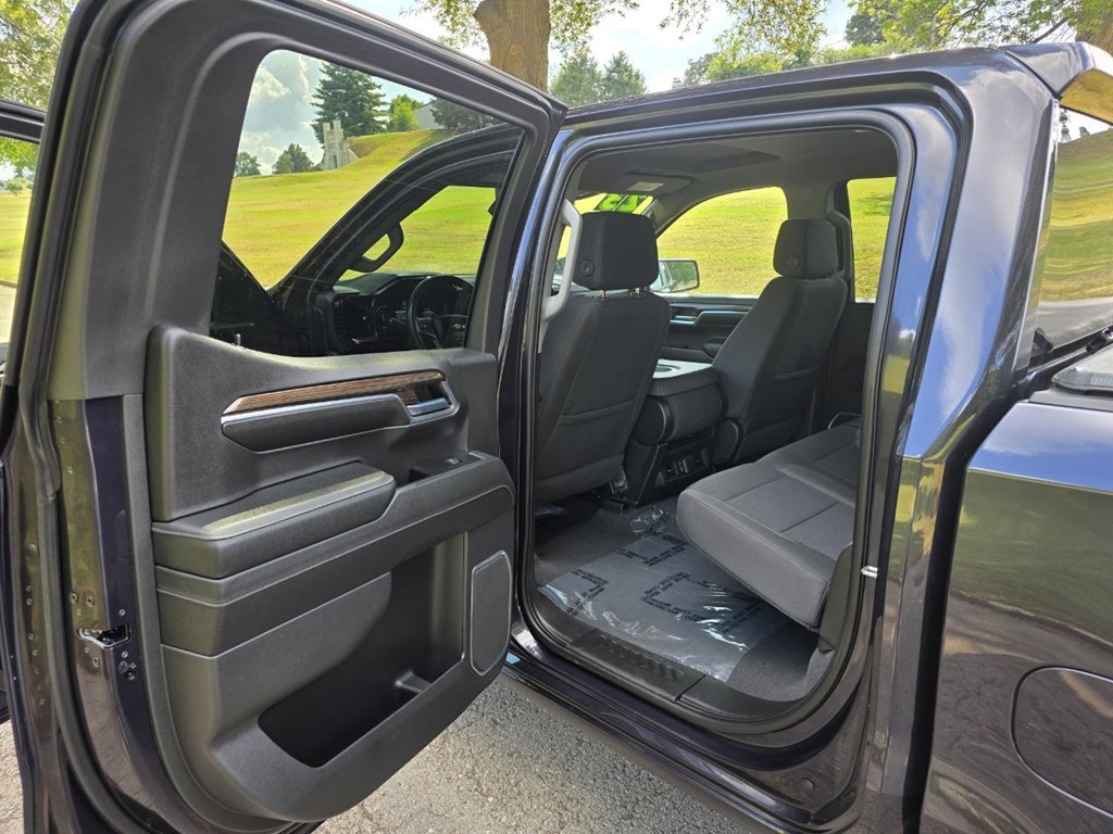 Chevrolet Silverado 1500 4WD Crew Cab 147" LT w/2FL 2023