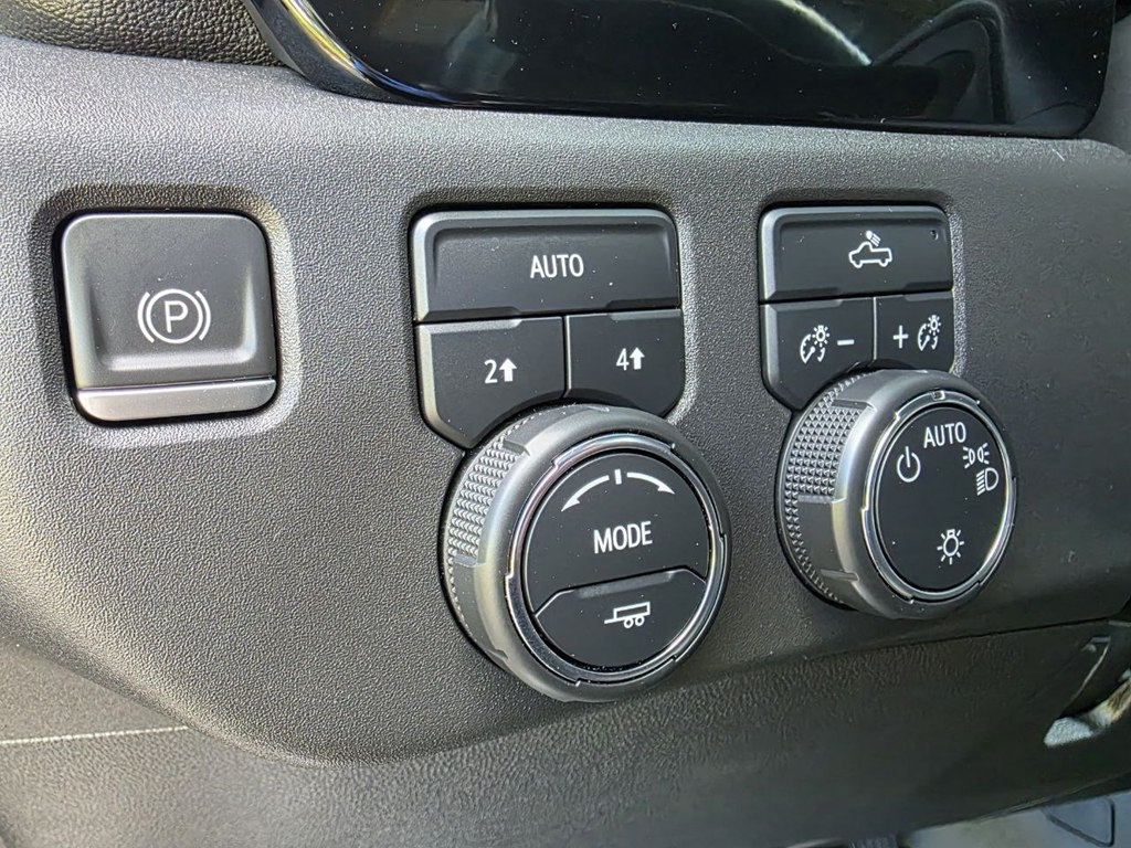 Chevrolet Silverado 1500 4WD Crew Cab 147" LT w/2FL 2023