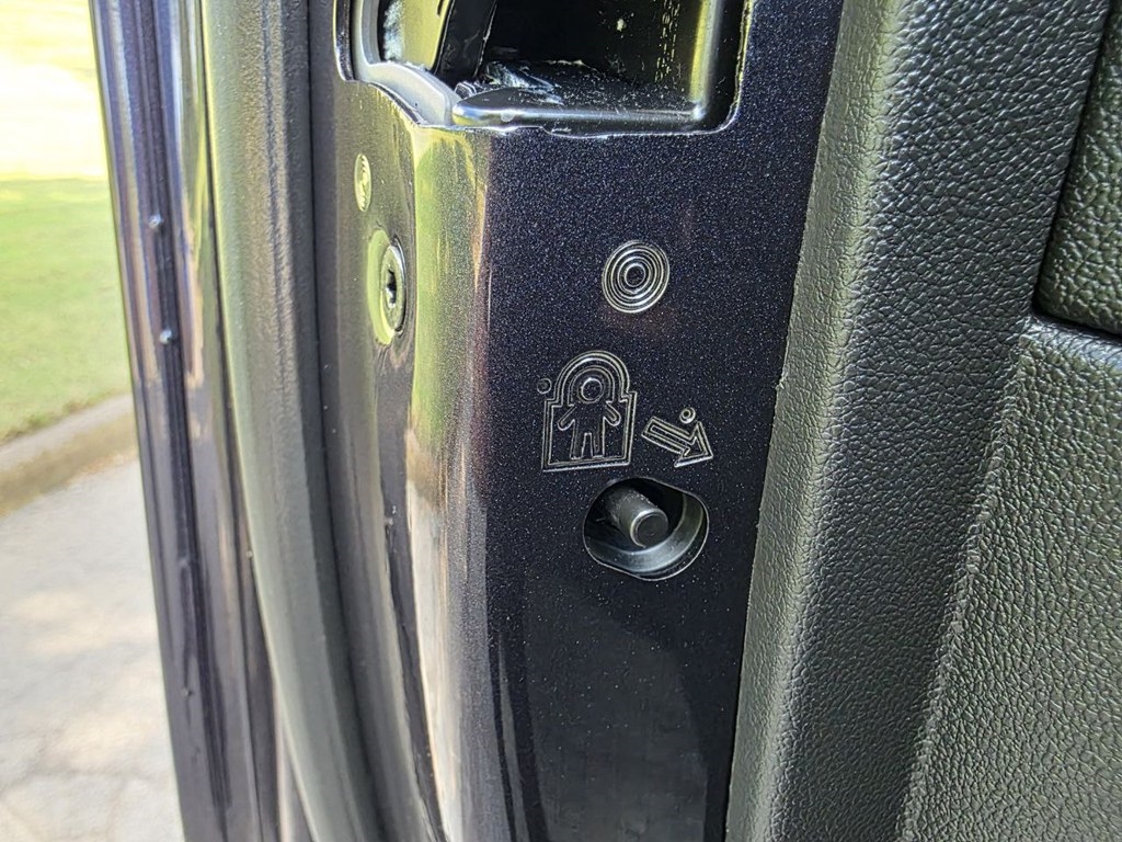 Chevrolet Silverado 1500 4WD Crew Cab 147" LT w/2FL 2023