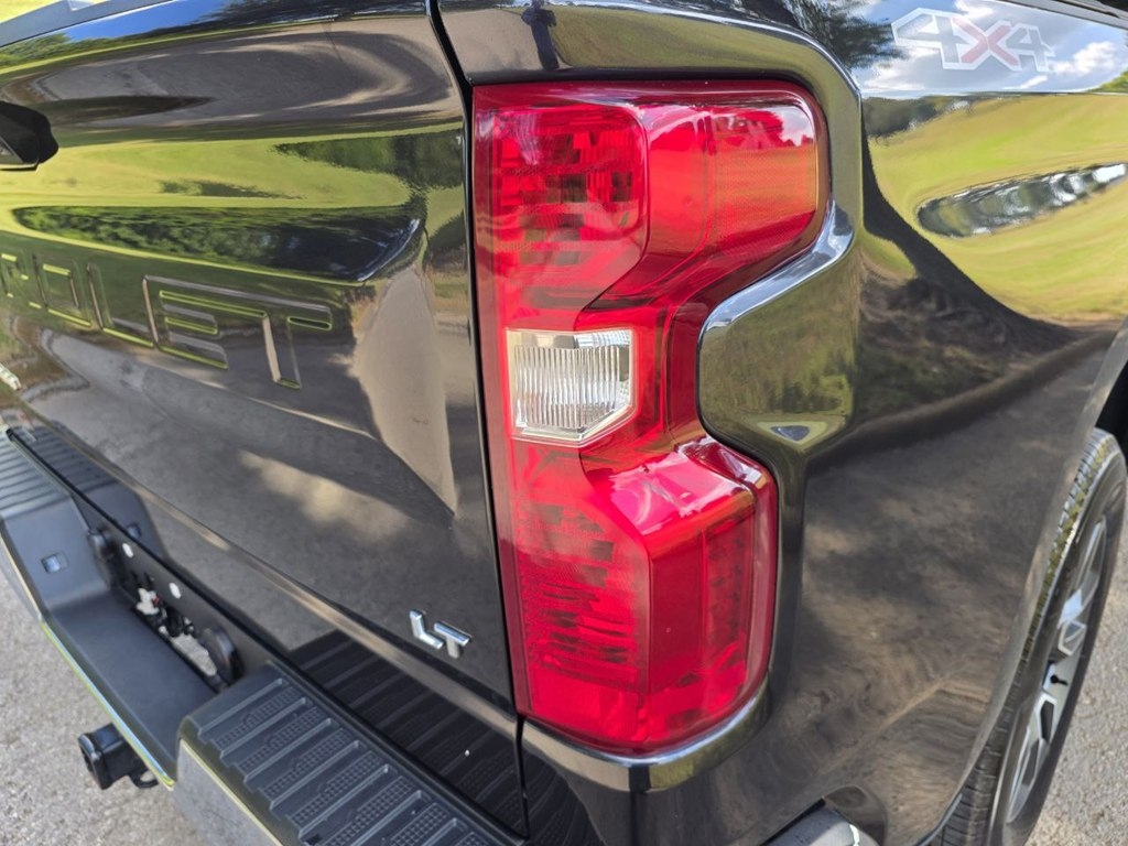 Chevrolet Silverado 1500 4WD Crew Cab 147" LT w/2FL 2023