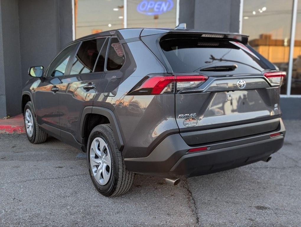 Toyota RAV4 LE AWD (Natl) 2024
