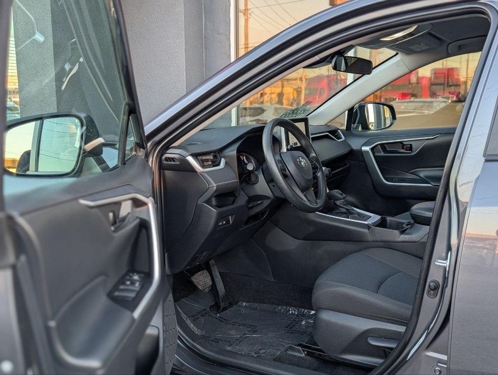 Toyota RAV4 LE AWD (Natl) 2024