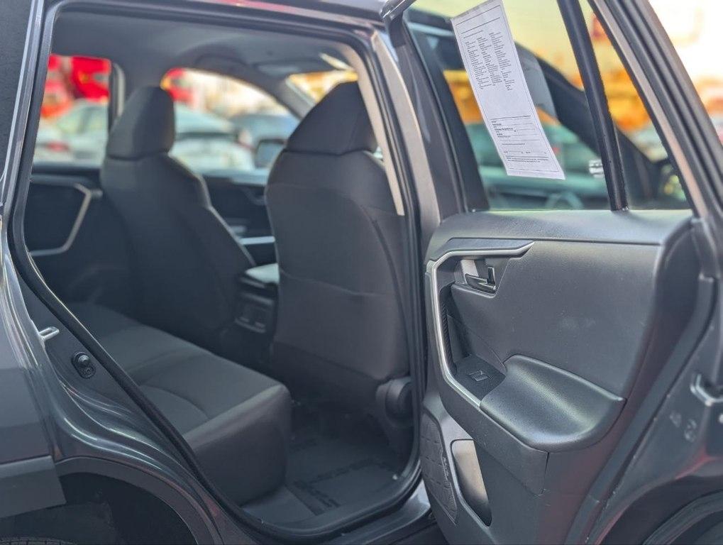 Toyota RAV4 LE AWD (Natl) 2024