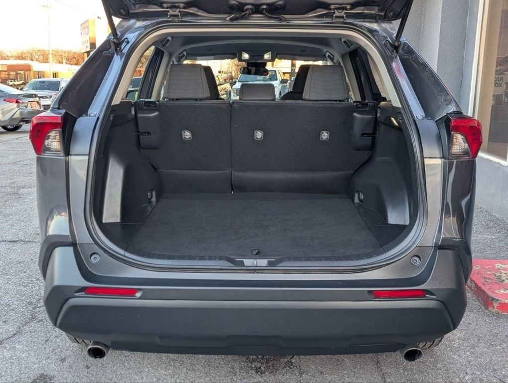 Toyota RAV4 LE AWD (Natl) 2024