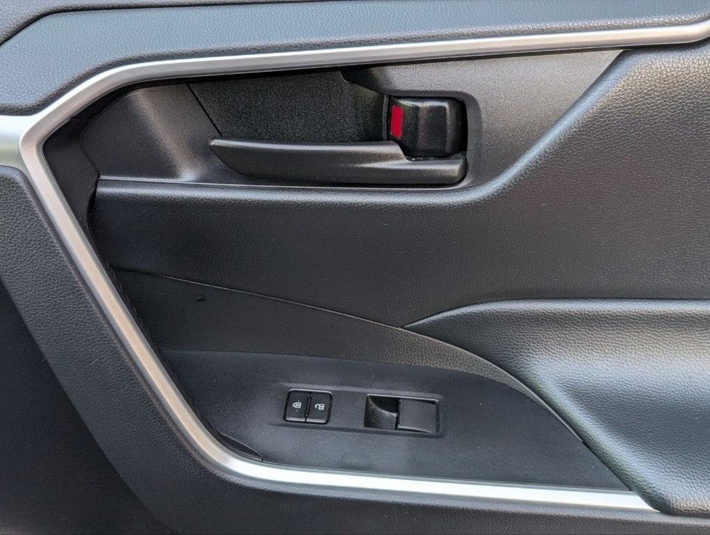 Toyota RAV4 LE AWD (Natl) 2024