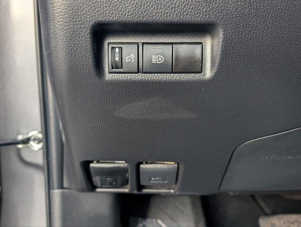 Toyota RAV4 LE AWD (Natl) 2024