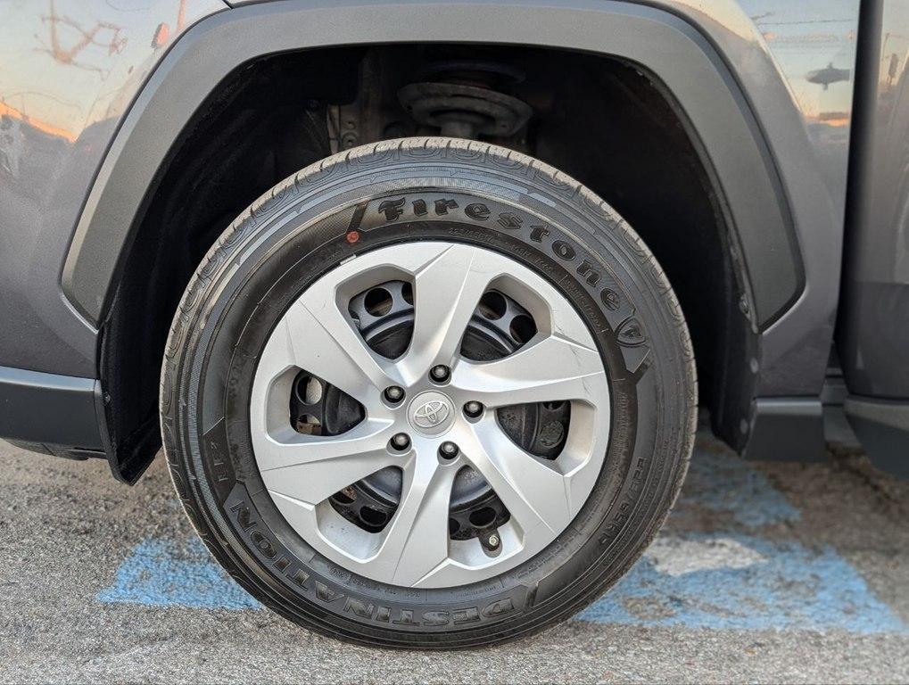 Toyota RAV4 LE AWD (Natl) 2024