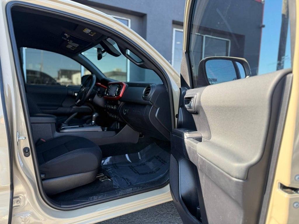 Toyota Tacoma 4WD SR5 Double Cab 5' Bed V6 AT (Natl) 2020