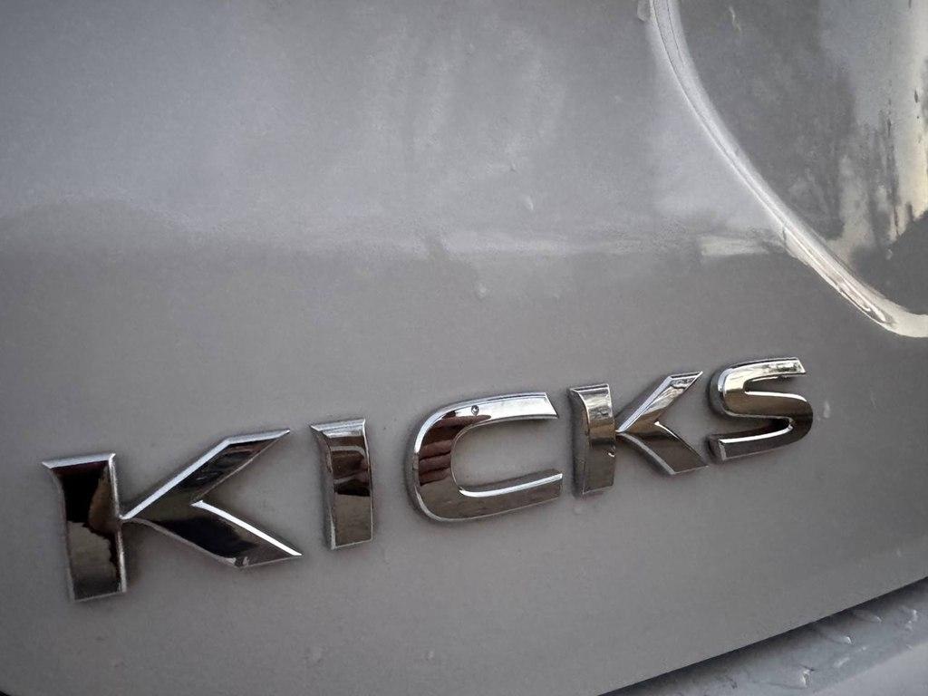 Nissan Kicks S FWD 2023