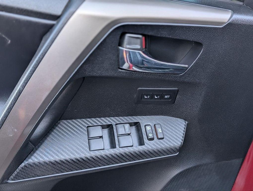 Toyota RAV4 AWD 4dr Limited (Natl) 2015