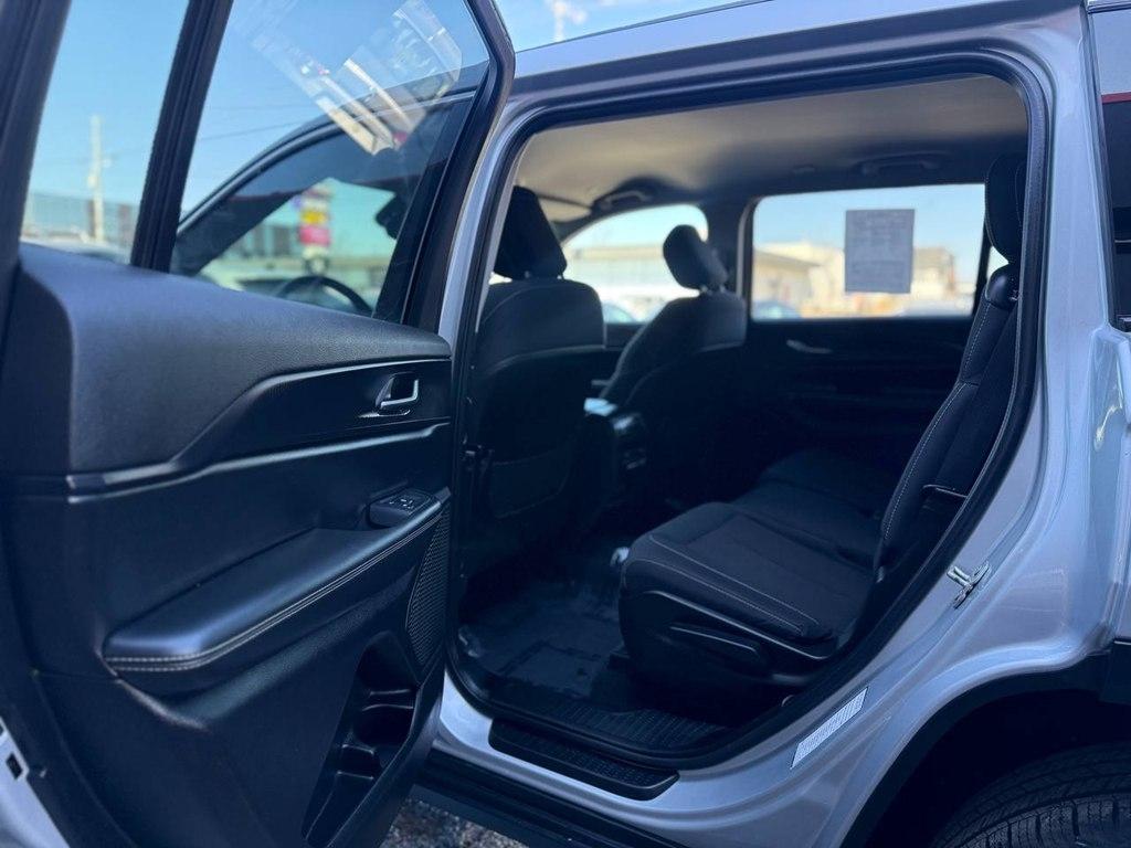 Jeep Grand Cherokee L Laredo 4x4 2023