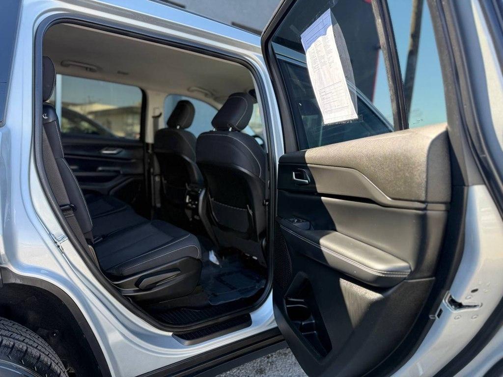 Jeep Grand Cherokee L Laredo 4x4 2023