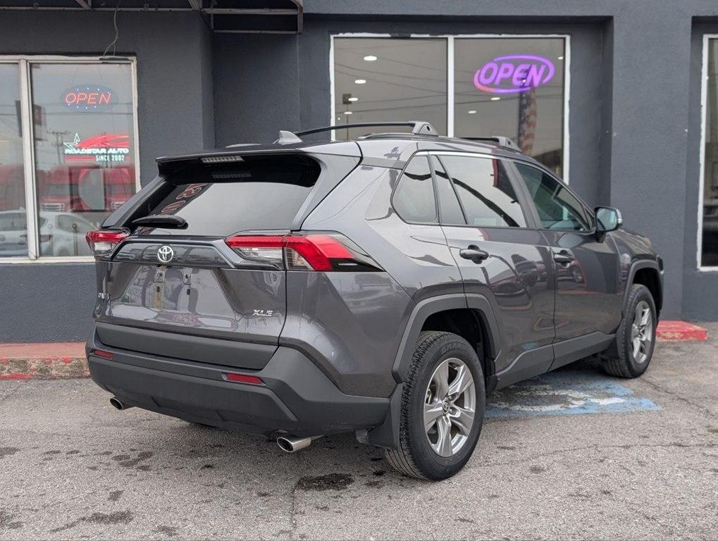 Toyota RAV4 XLE FWD (Natl) 2024