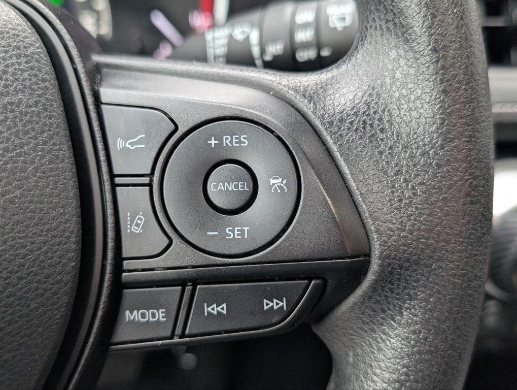 Toyota RAV4 XLE FWD (Natl) 2024