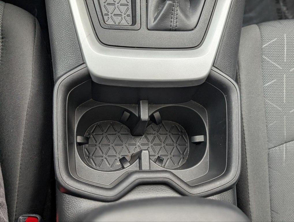 Toyota RAV4 XLE FWD (Natl) 2024