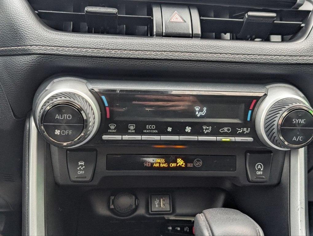 Toyota RAV4 XLE FWD (Natl) 2024