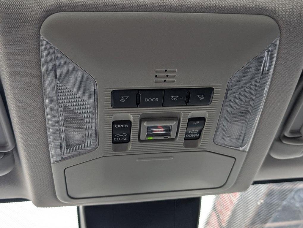 Toyota RAV4 XLE FWD (Natl) 2024