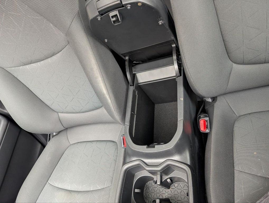 Toyota RAV4 XLE FWD (Natl) 2024