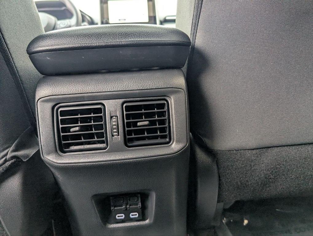 Toyota RAV4 XLE FWD (Natl) 2024