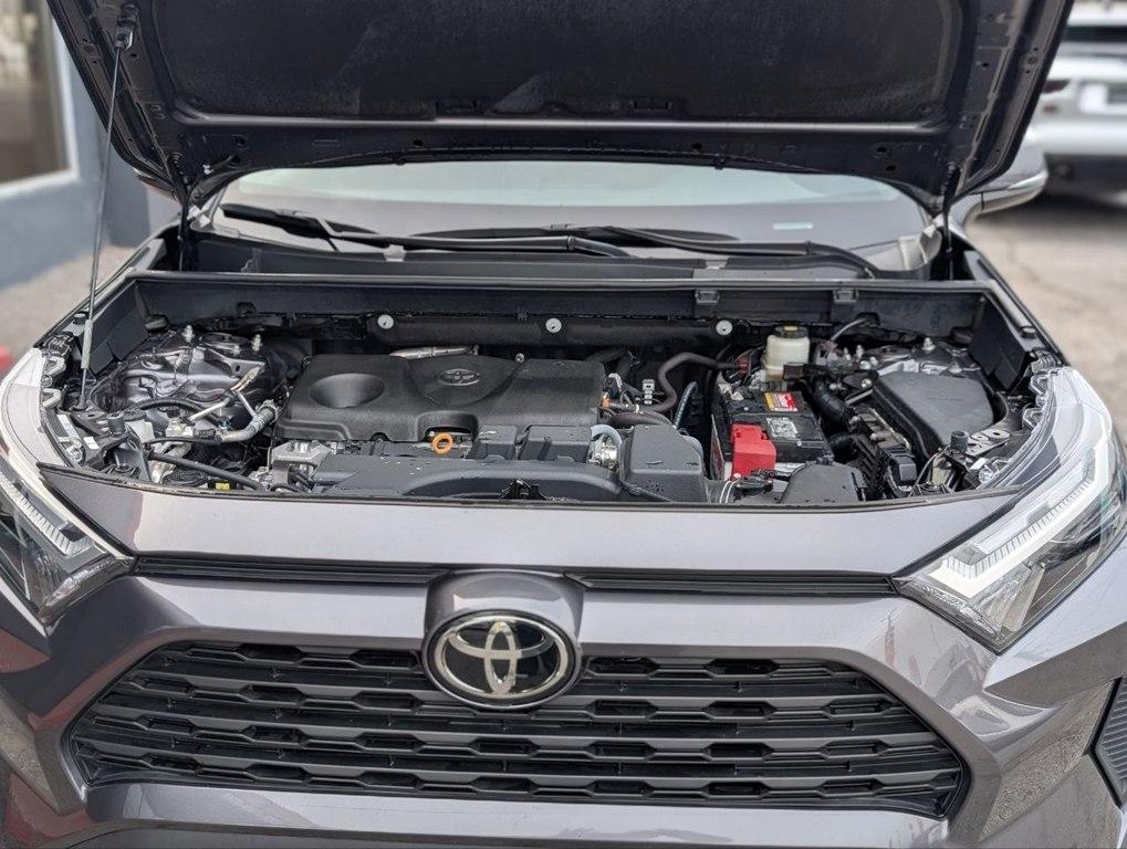 Toyota RAV4 XLE FWD (Natl) 2024
