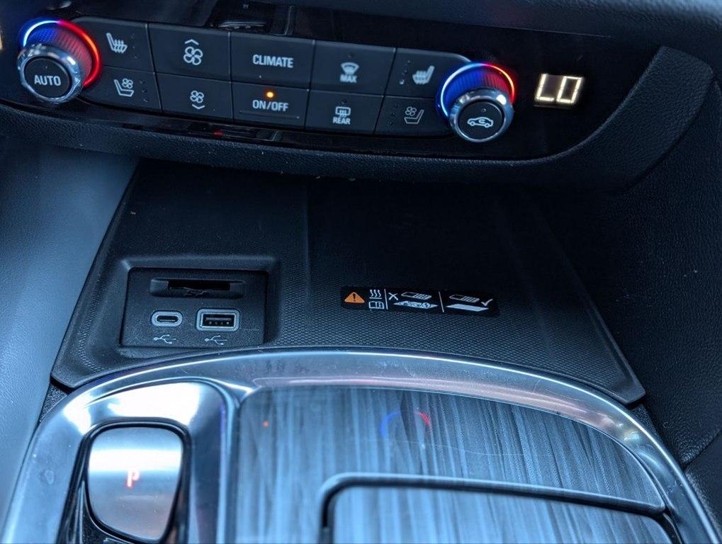 Buick Enclave FWD 4dr Premium 2024