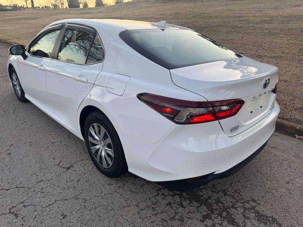 Toyota Camry Hybrid LE CVT (Natl) 2022