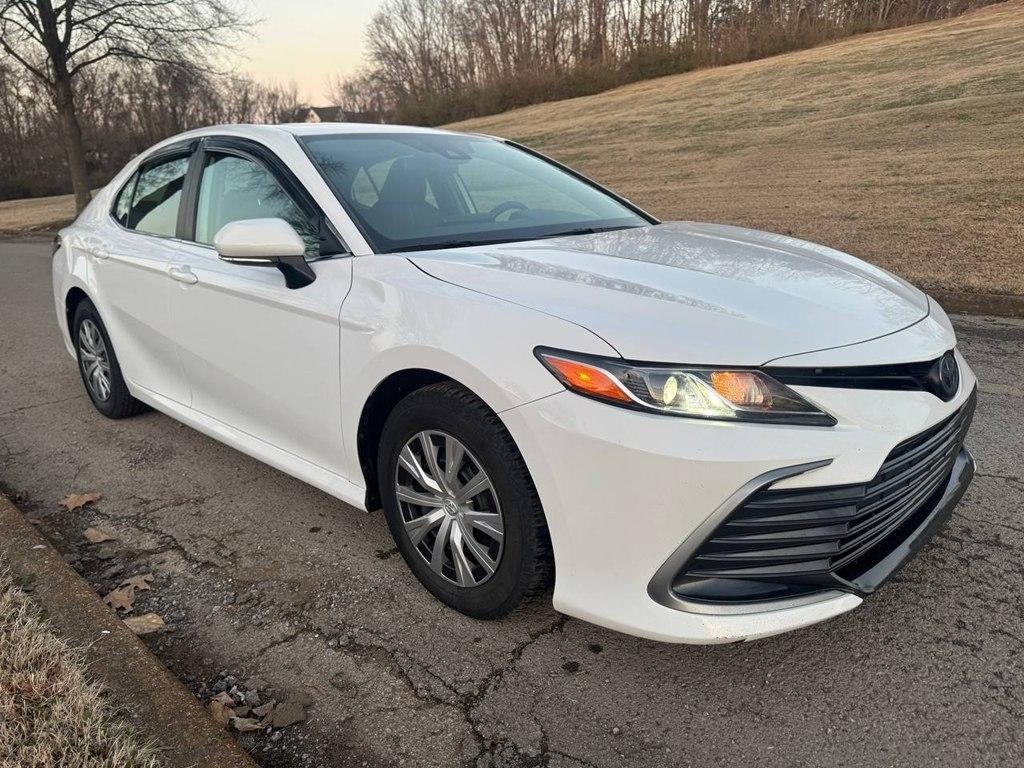 Toyota Camry Hybrid LE CVT (Natl) 2022