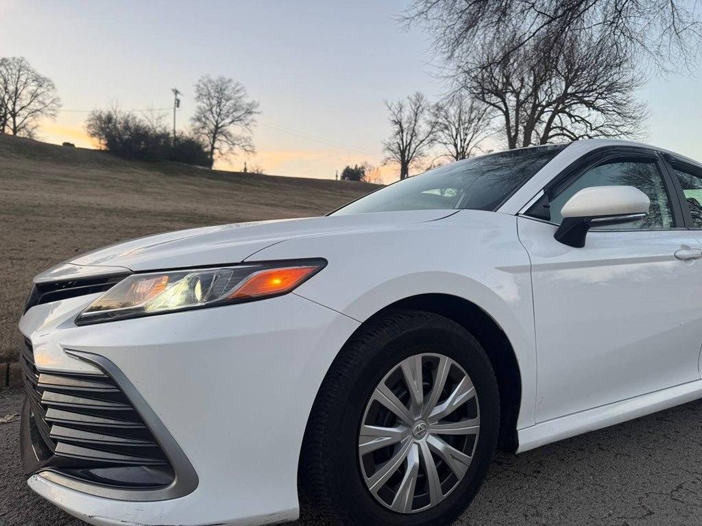 Toyota Camry Hybrid LE CVT (Natl) 2022