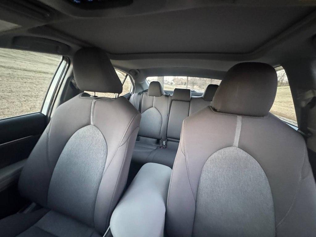 Toyota Camry Hybrid LE CVT (Natl) 2022