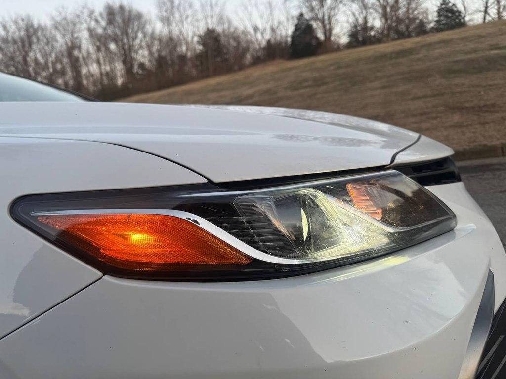 Toyota Camry Hybrid LE CVT (Natl) 2022