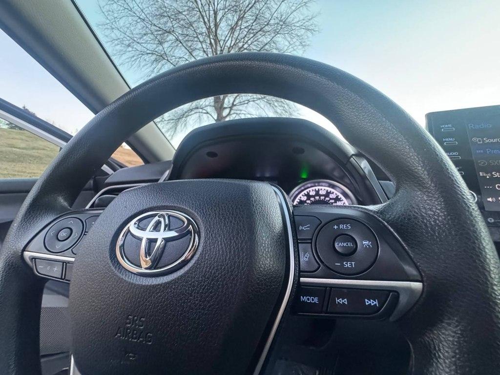 Toyota Camry Hybrid LE CVT (Natl) 2022