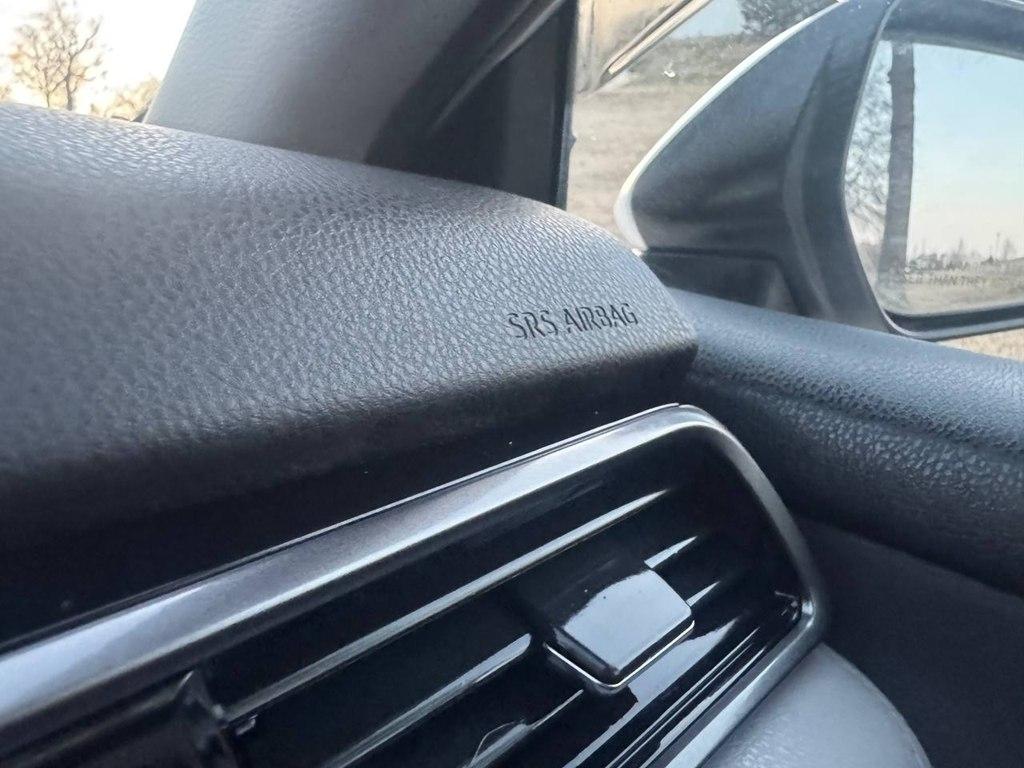 Toyota Camry Hybrid LE CVT (Natl) 2022