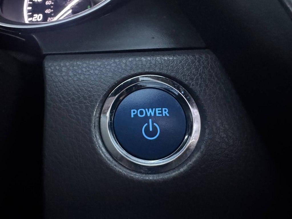 Toyota Camry Hybrid LE CVT (Natl) 2022