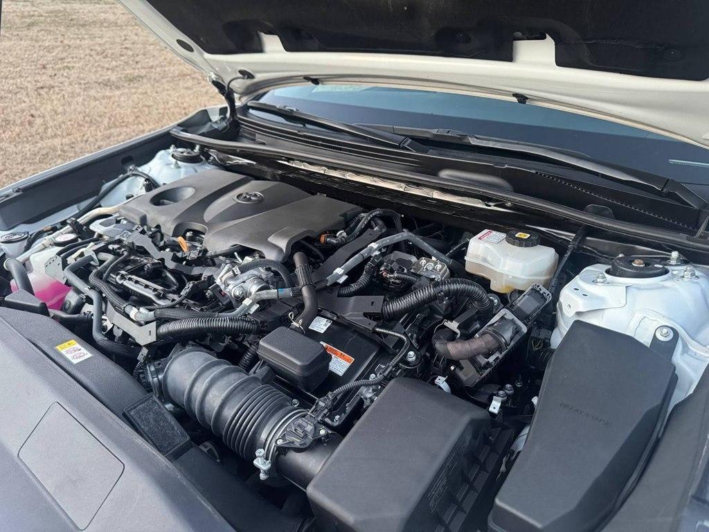 Toyota Camry Hybrid LE CVT (Natl) 2022