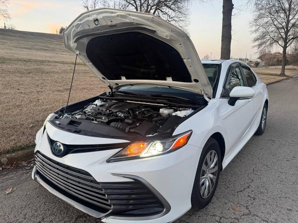 Toyota Camry Hybrid LE CVT (Natl) 2022
