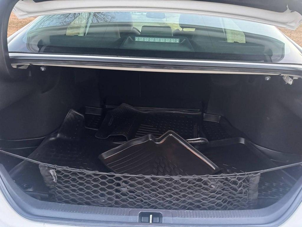 Toyota Camry Hybrid LE CVT (Natl) 2022